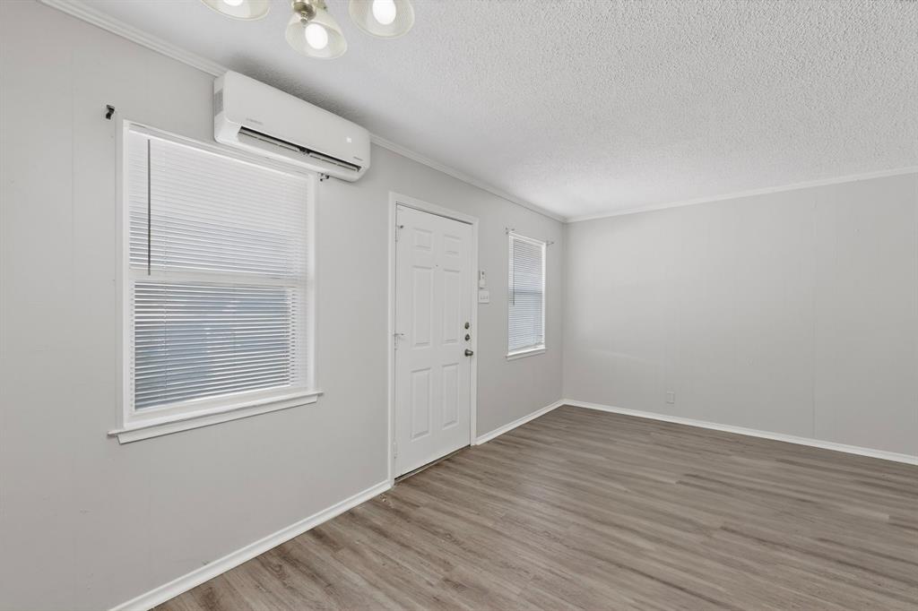 1585 N Mill Street Property Photo 6