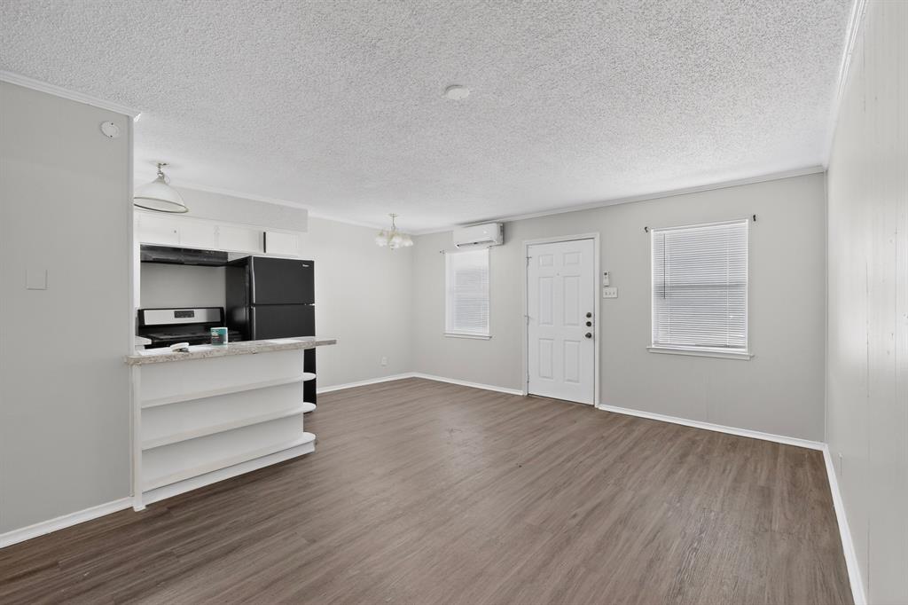 1585 N Mill Street Property Photo 7