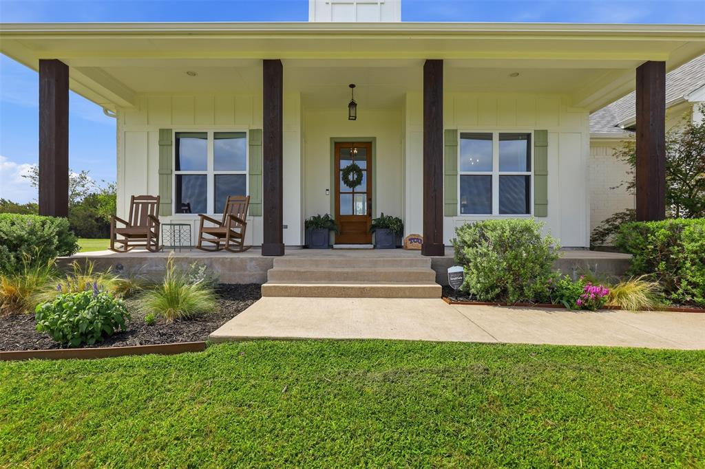 400 Stone Mountain Court Property Photo 4