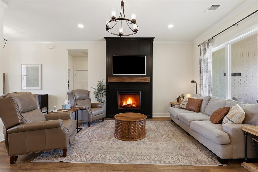 400 Stone Mountain Court Property Photo 6
