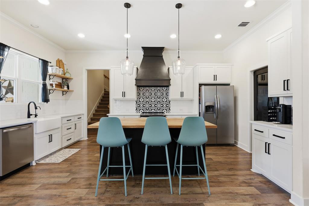 400 Stone Mountain Court Property Photo 10
