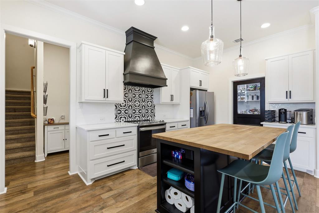 400 Stone Mountain Court Property Photo 11
