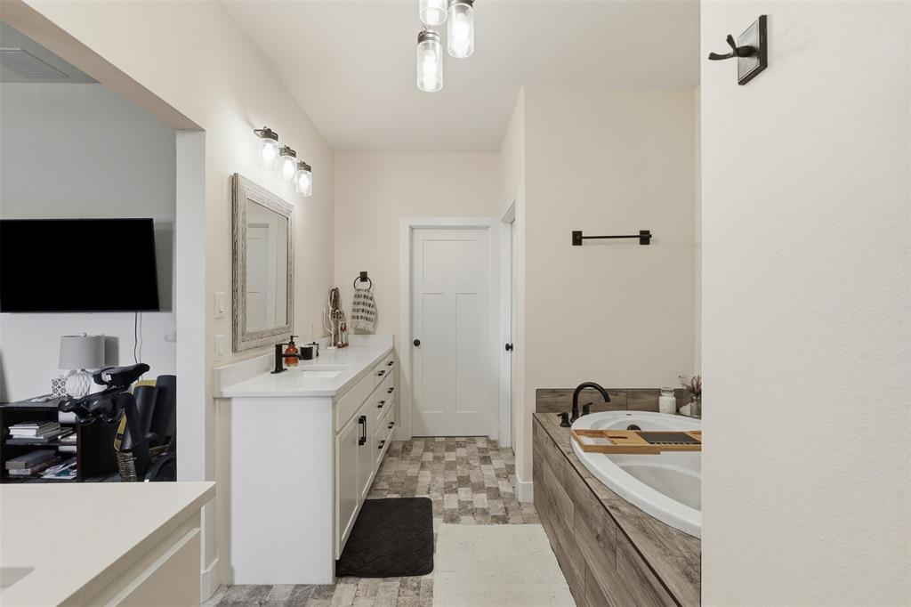 400 Stone Mountain Court Property Photo 21