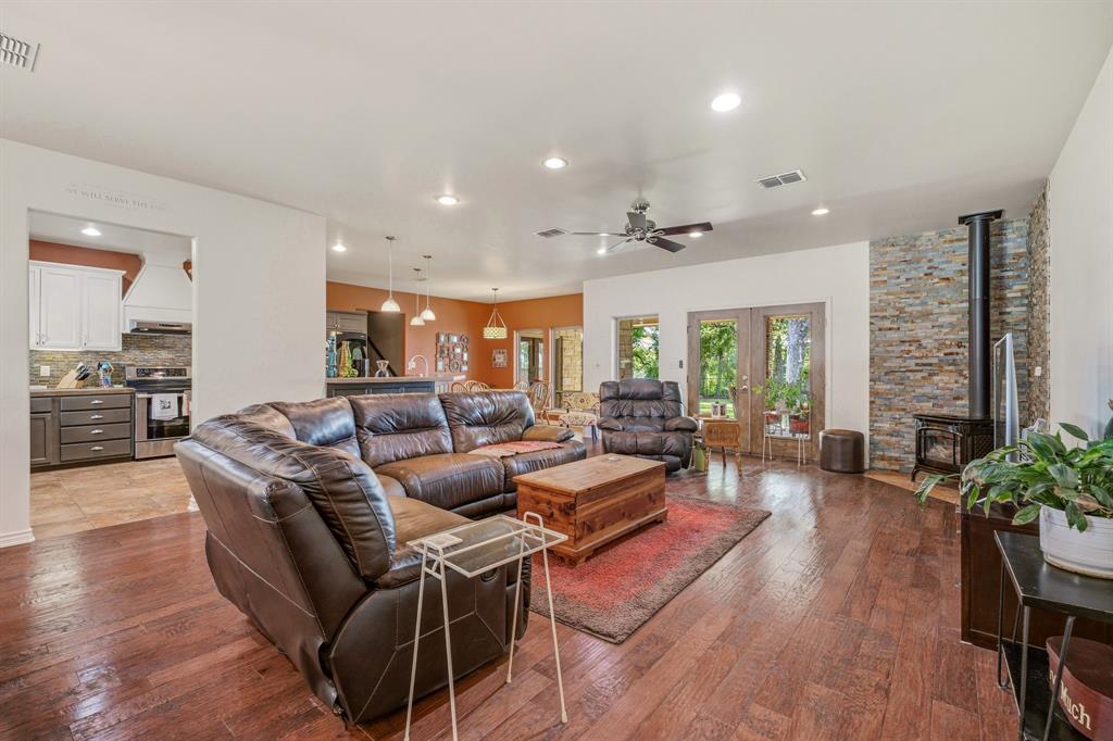 1085 Walking Horse Drive Property Photo 6