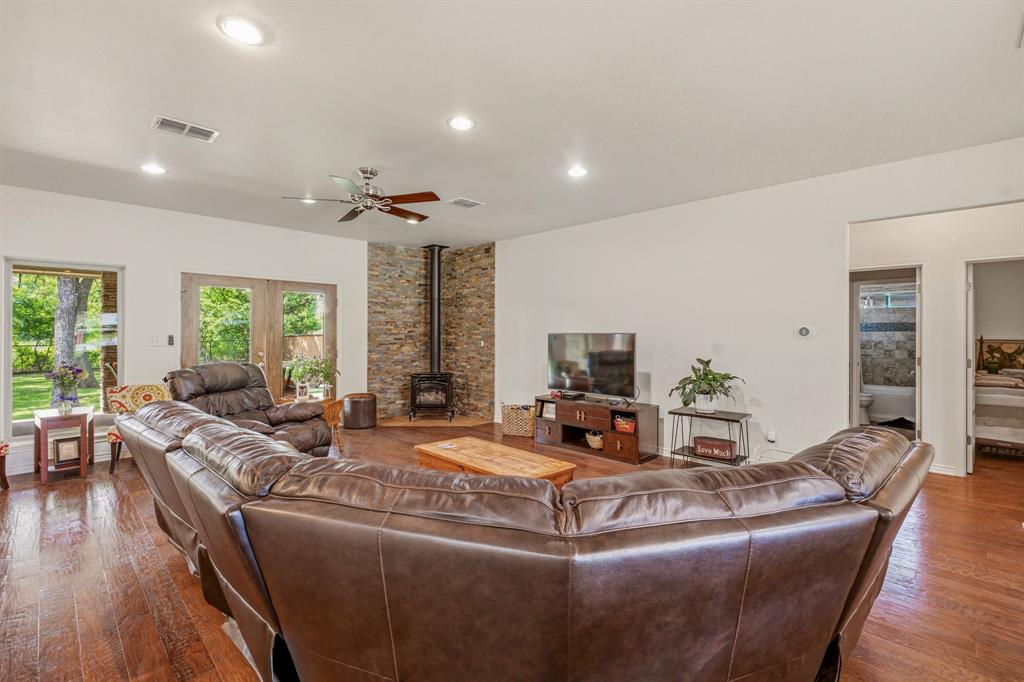 1085 Walking Horse Drive Property Photo 7
