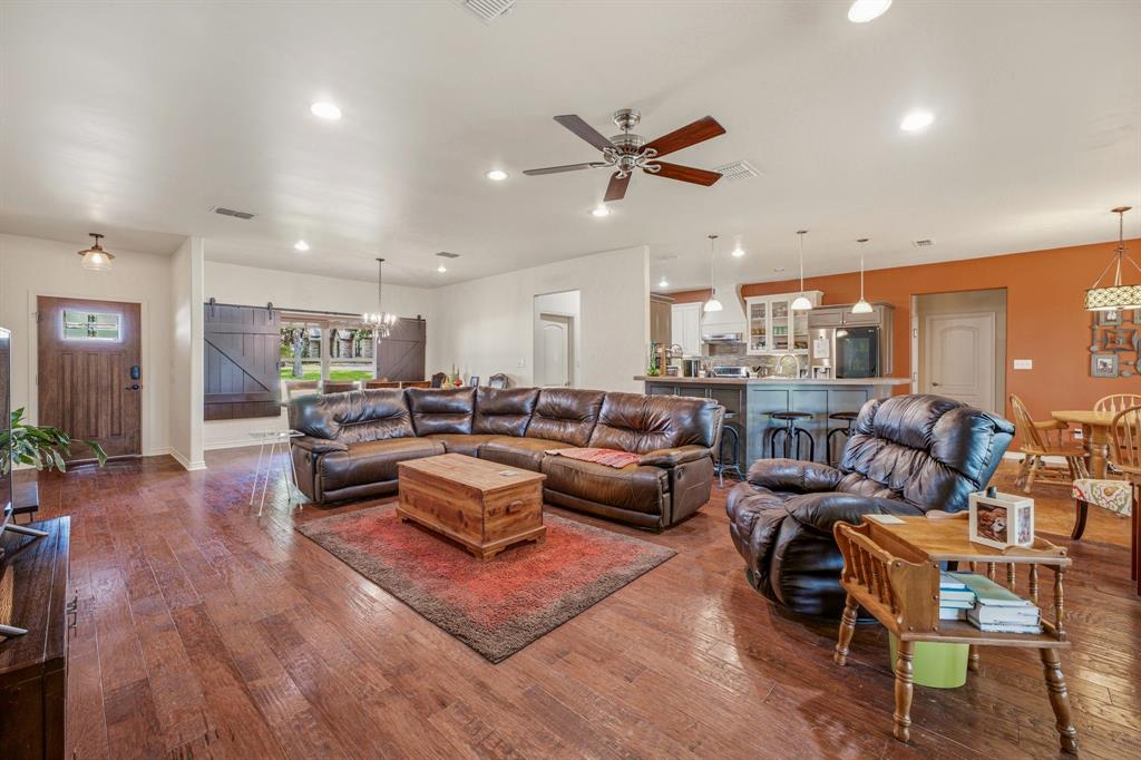 1085 Walking Horse Drive Property Photo 8