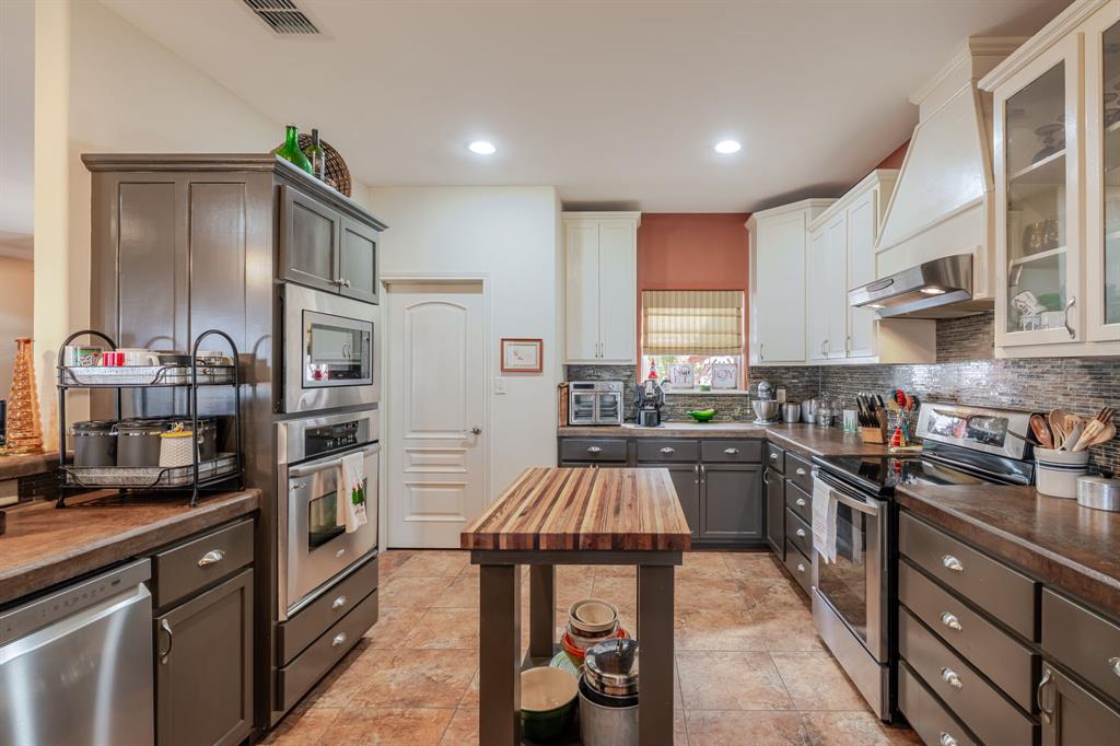 1085 Walking Horse Drive Property Photo 10