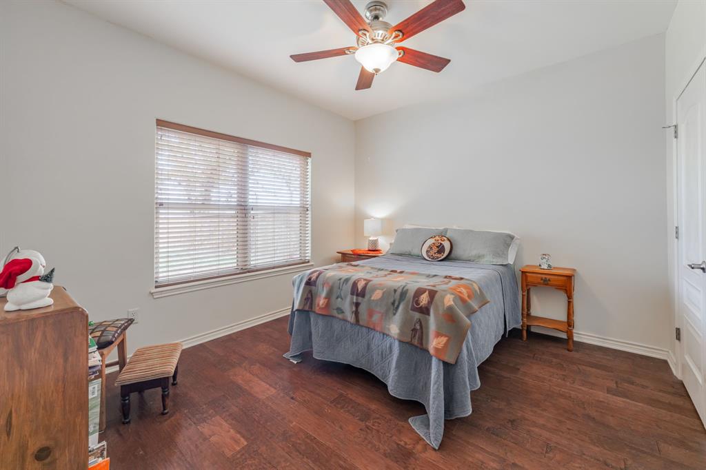 1085 Walking Horse Drive Property Photo 16