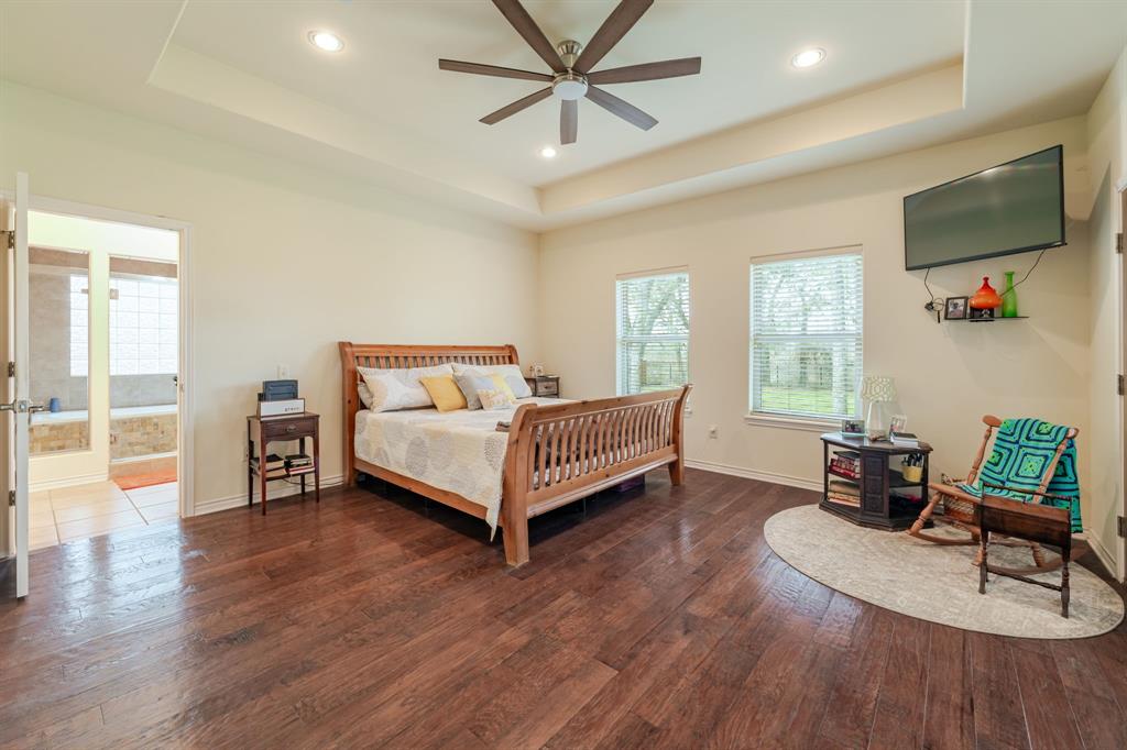 1085 Walking Horse Drive Property Photo 18