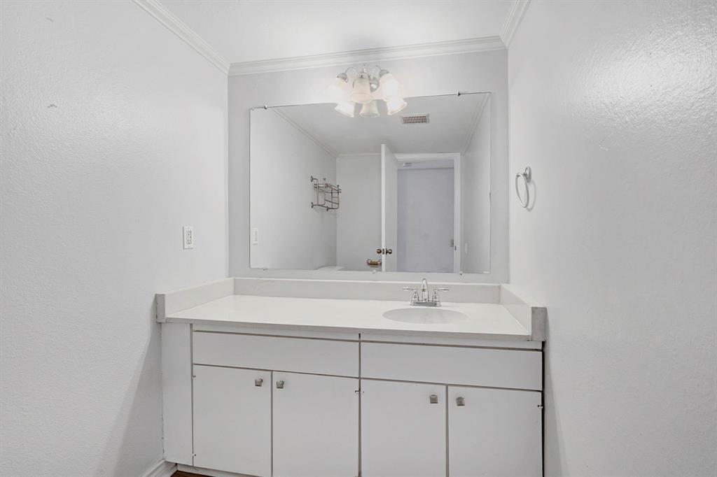 11926 Leisure Drive Property Photo 4