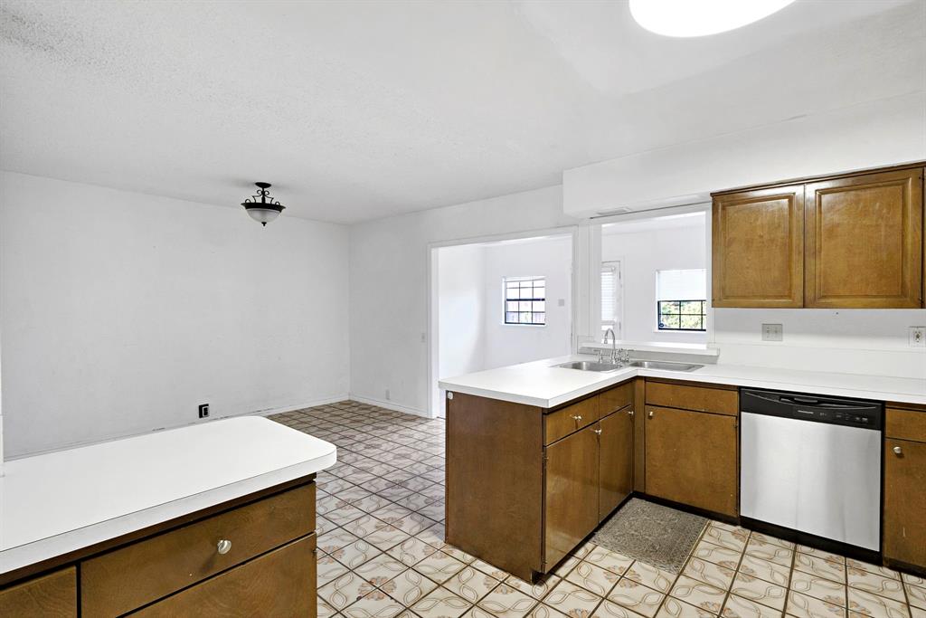 11926 Leisure Drive Property Photo 7