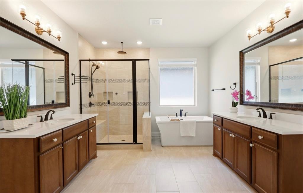 3005 Walker Way Property Photo 13