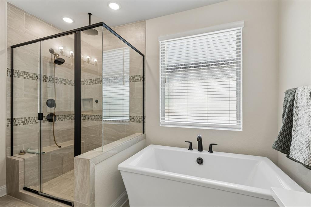 3005 Walker Way Property Photo 14