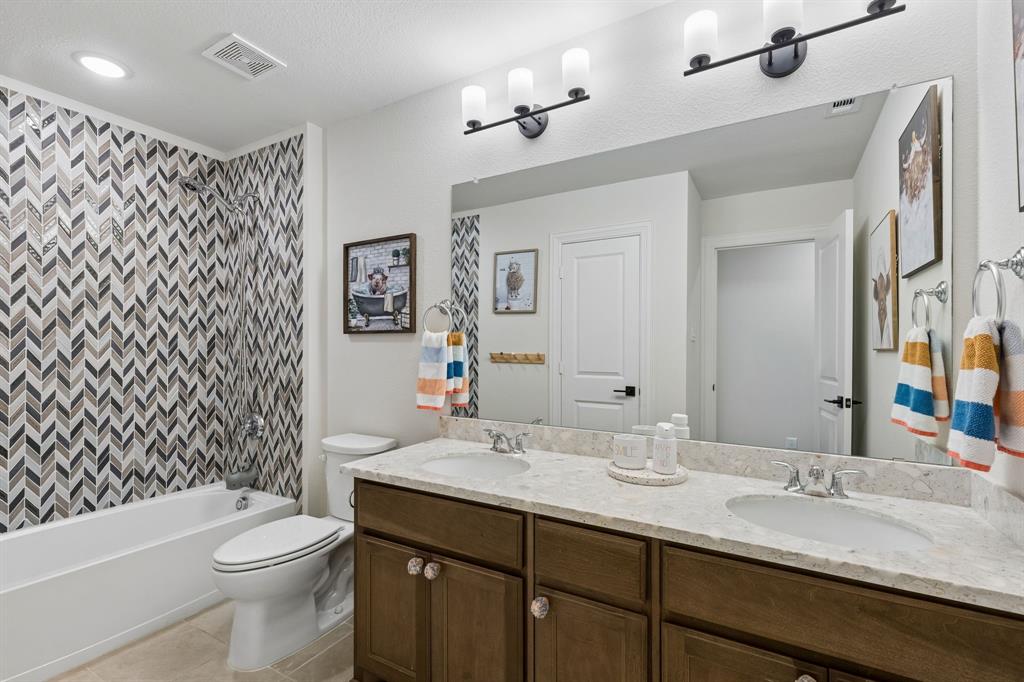 3005 Walker Way Property Photo 18
