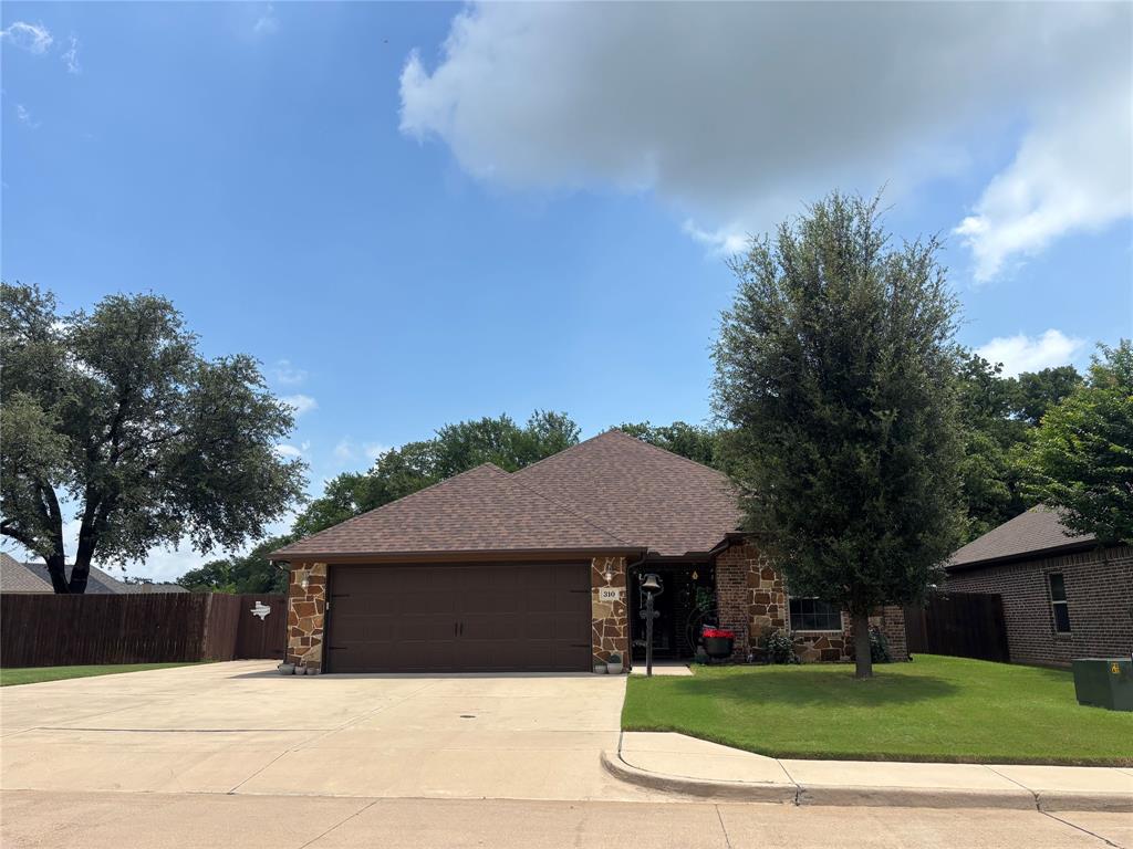 310 Donna Circle Property Photo 1