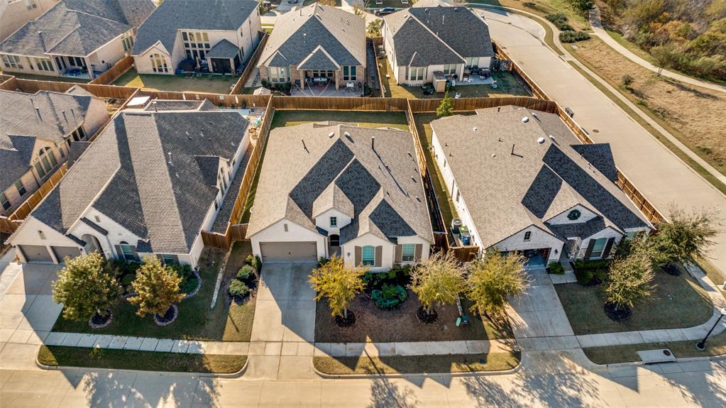 3921 Redbud Drive Property Photo 4