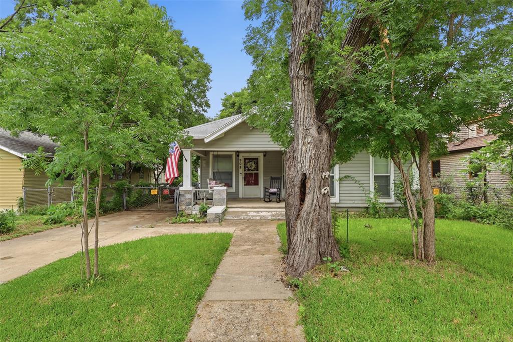 908 N Winnetka Avenue Property Photo 1
