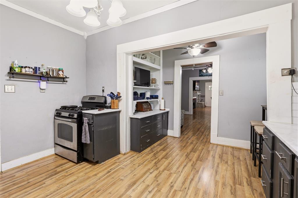 908 N Winnetka Avenue Property Photo 10