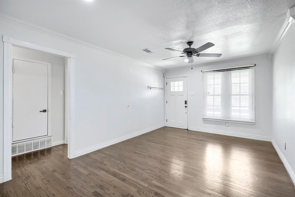 3230 Rock Bluff Drive Property Photo 6