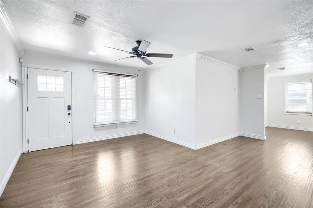 3230 Rock Bluff Drive Property Photo 7