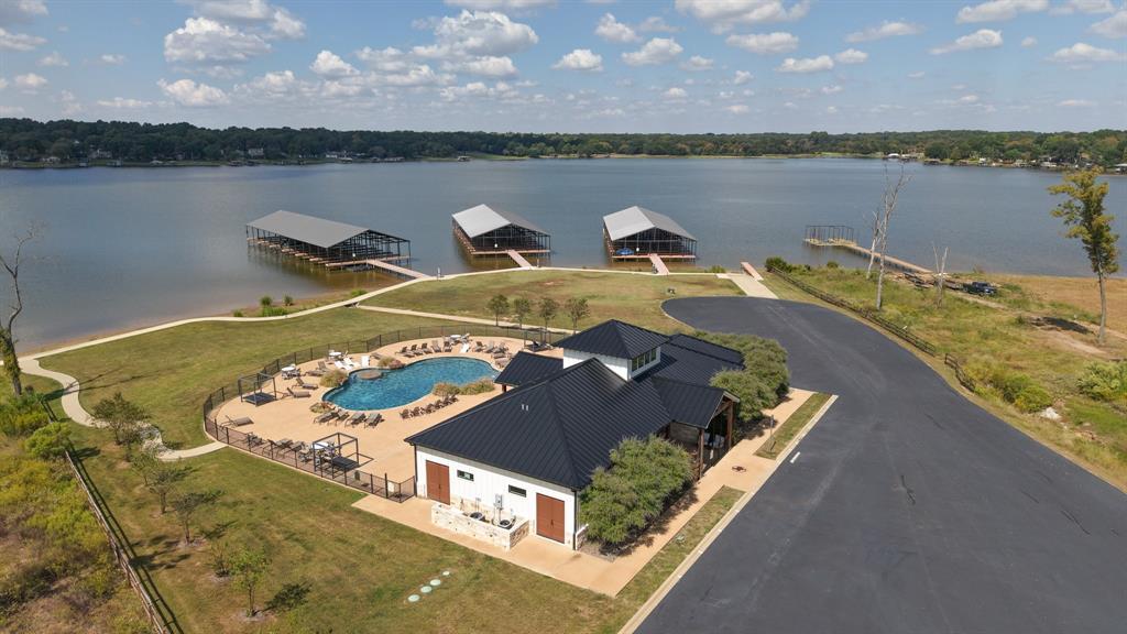 7002 Lakeshore Way Property Photo 10