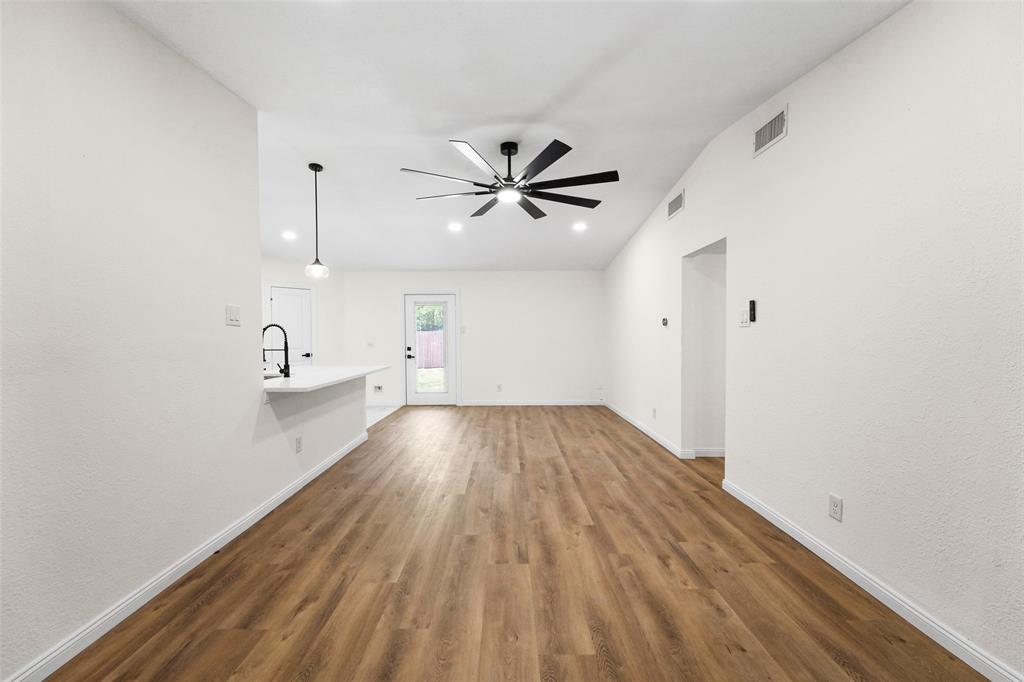 8616 Flicker Lane Property Photo 5