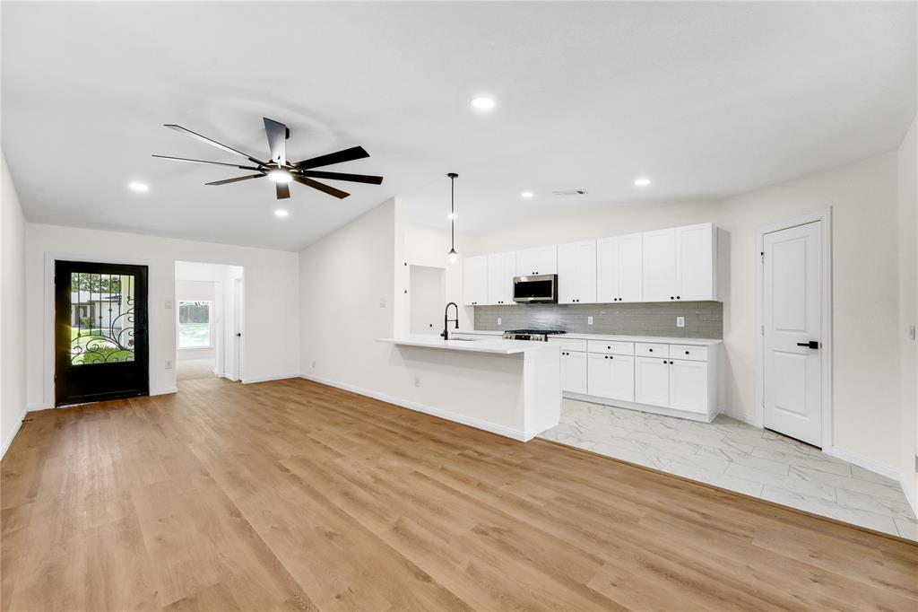 8616 Flicker Lane Property Photo 6