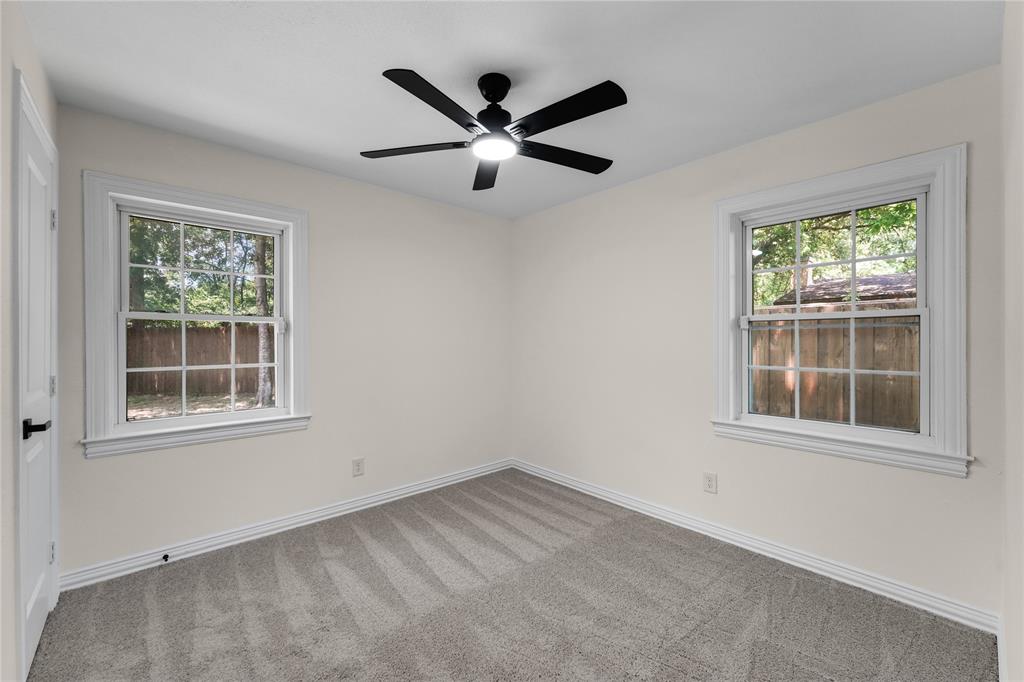 8616 Flicker Lane Property Photo 11