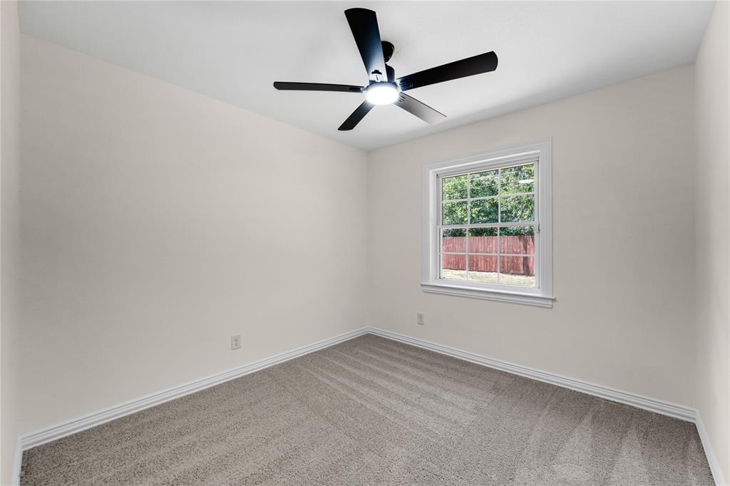 8616 Flicker Lane Property Photo 15