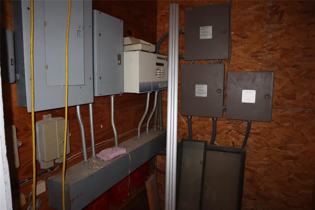 400 W Loop 254 Property Photo 23