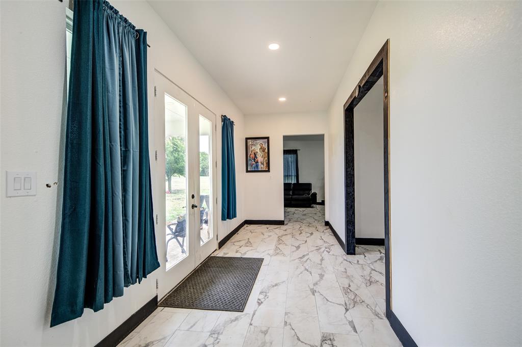 141 Wheelis Loop Property Photo 4