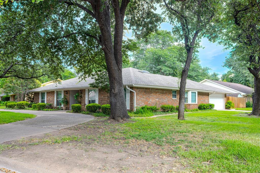 2110 Juanita Drive Property Photo 5
