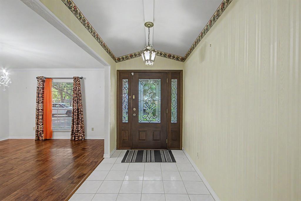 2110 Juanita Drive Property Photo 6