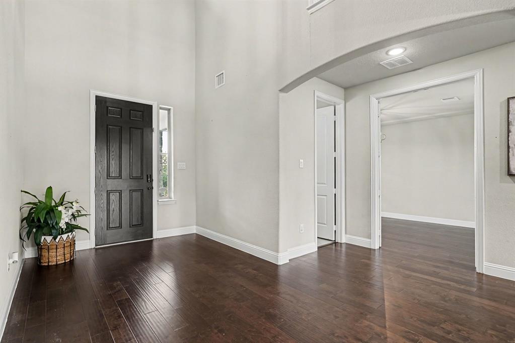 273 Shallow Brook Drive Property Photo 4