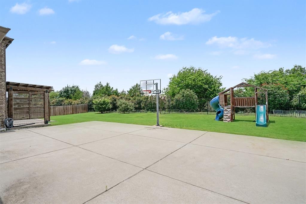 273 Shallow Brook Drive Property Photo 40