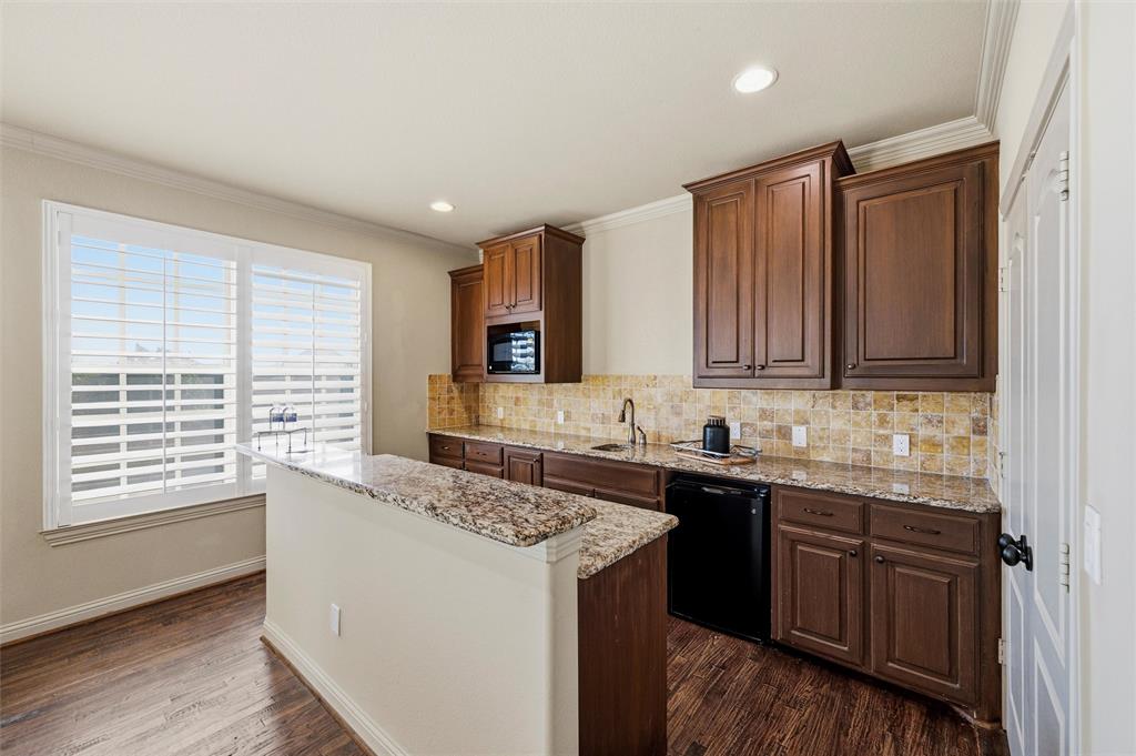 563 Rockingham Drive Property Photo 12