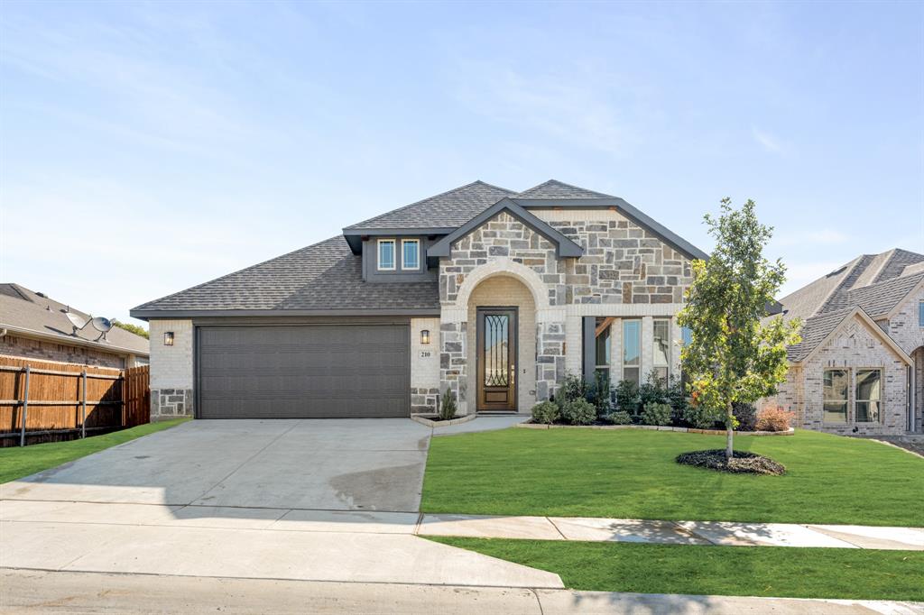 210 Comanche Trail Property Photo 1