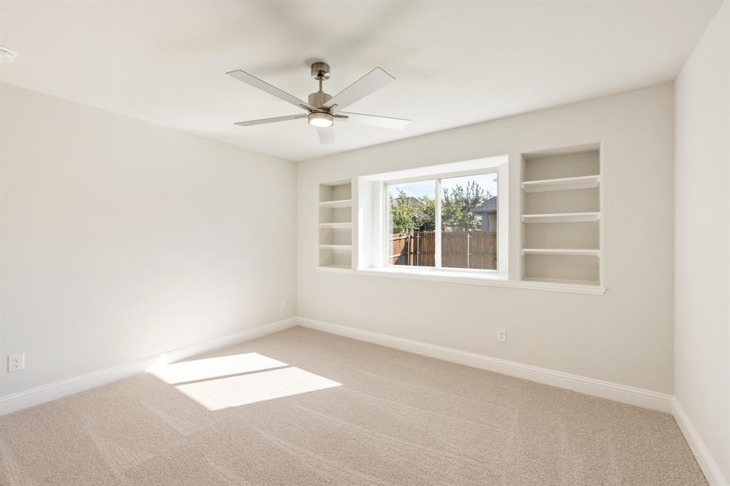 210 Comanche Trail Property Photo 24