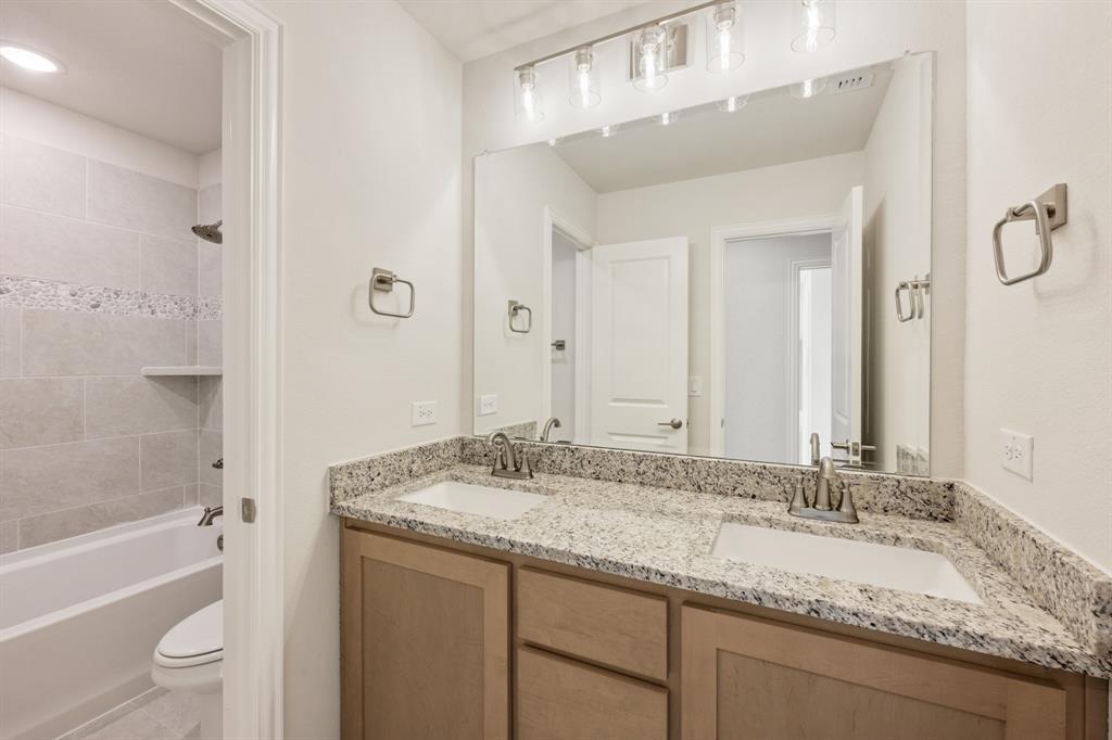 210 Comanche Trail Property Photo 25