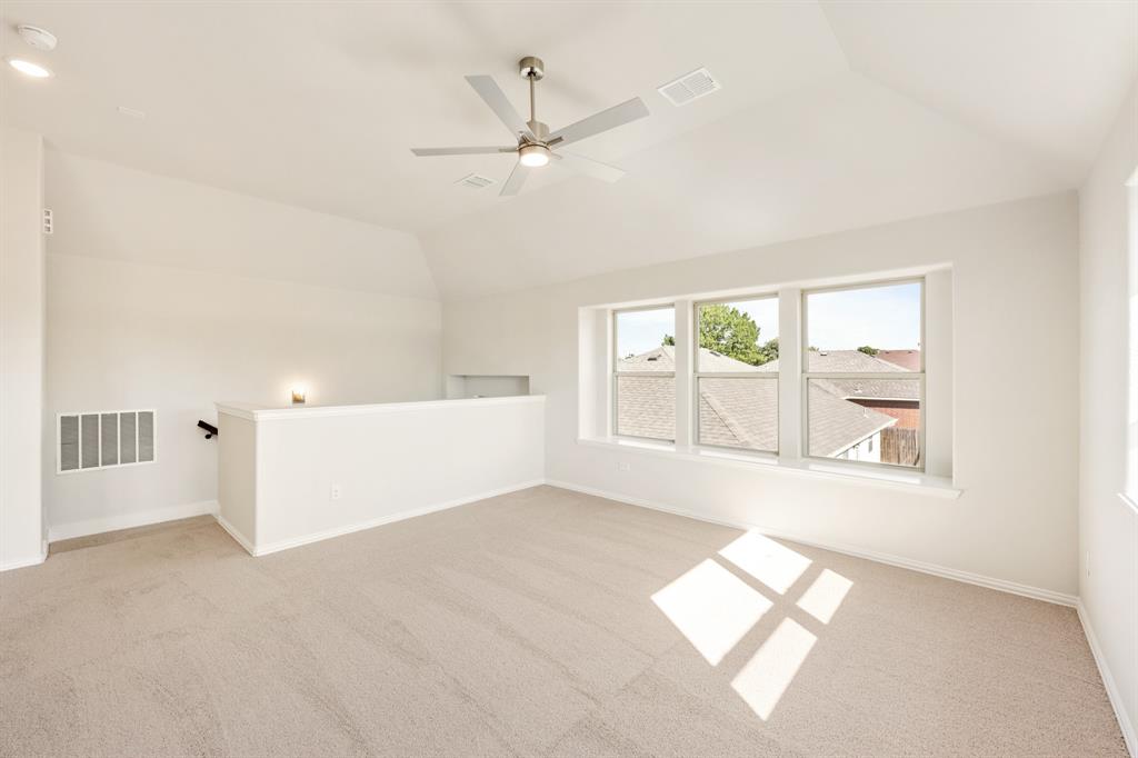 210 Comanche Trail Property Photo 26