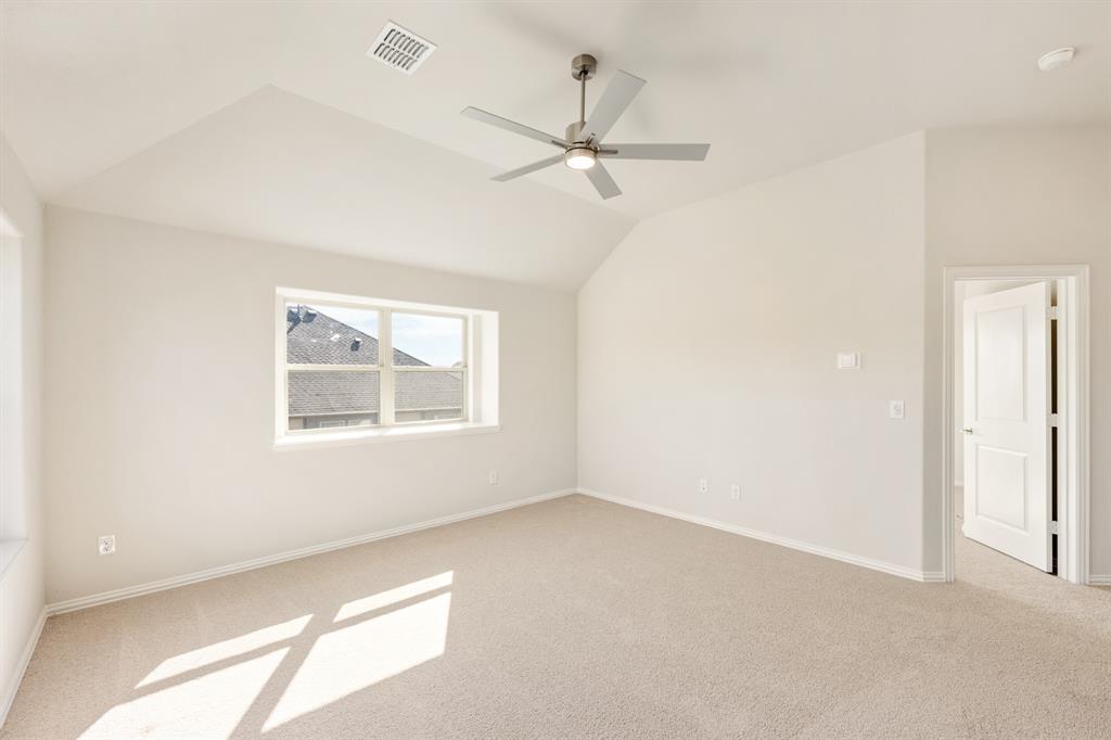 210 Comanche Trail Property Photo 28