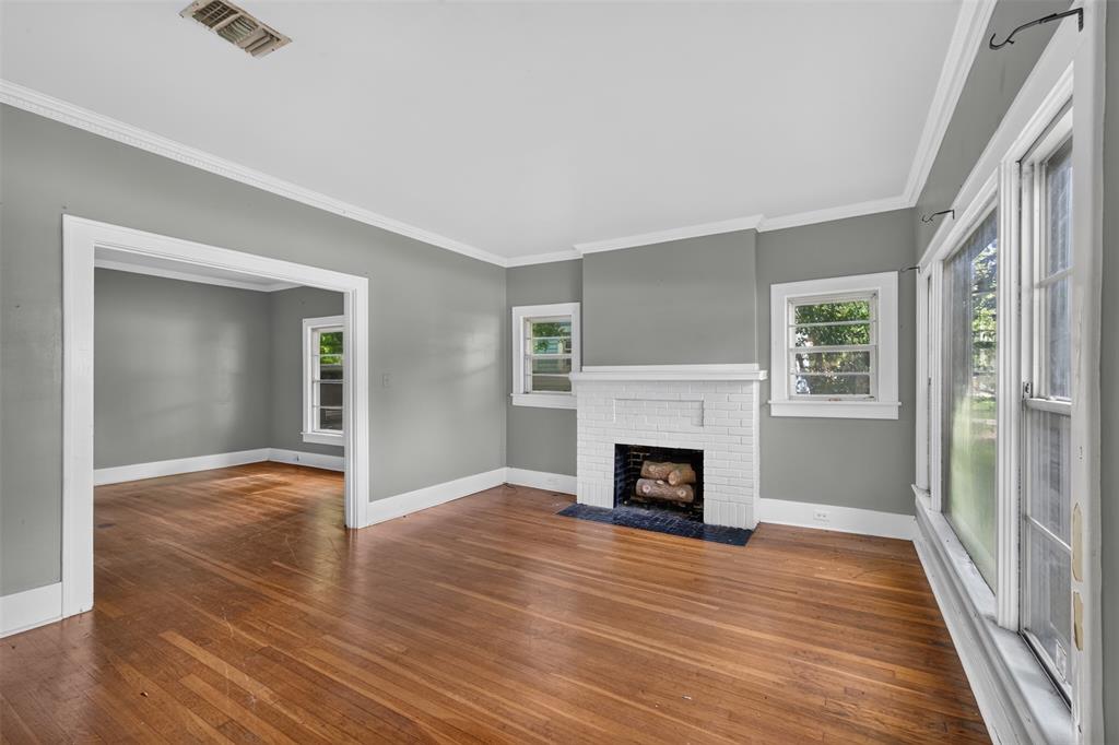 486 Ockley Drive Property Photo 4