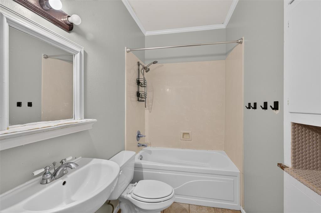 486 Ockley Drive Property Photo 16