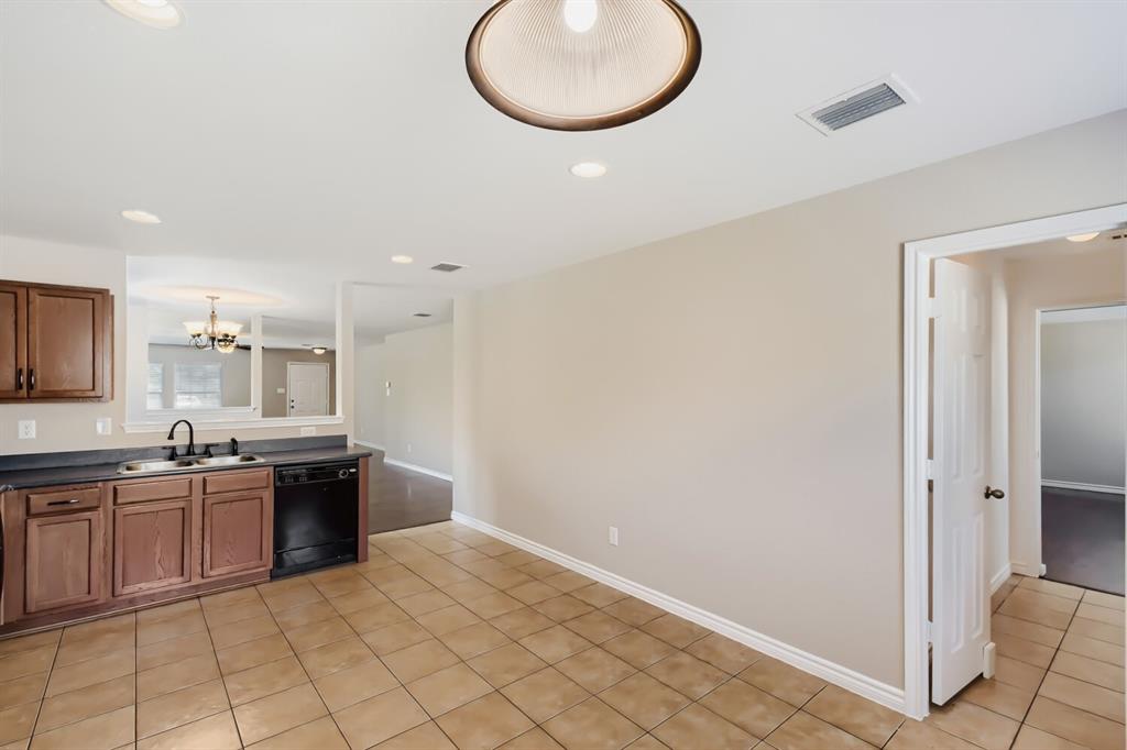 1216 Haley Lane Property Photo 14