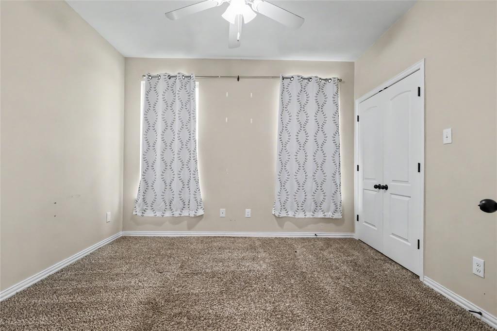 1922 Timber Oaks Drive Property Photo 11