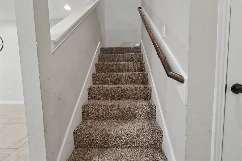 1922 Timber Oaks Drive Property Photo 12