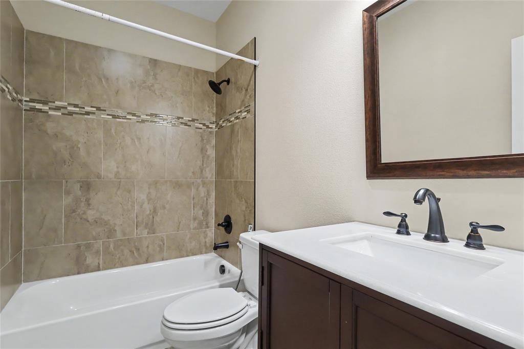 1922 Timber Oaks Drive Property Photo 14