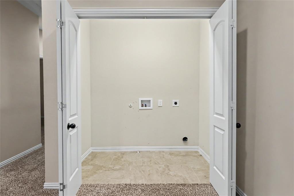 1922 Timber Oaks Drive Property Photo 16