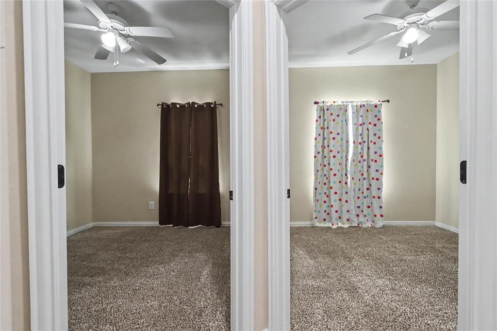 1922 Timber Oaks Drive Property Photo 17
