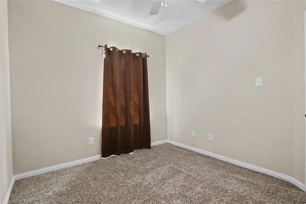 1922 Timber Oaks Drive Property Photo 18